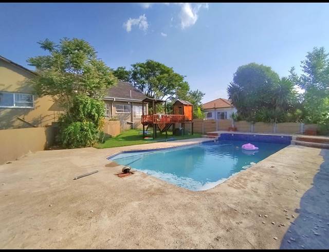 6 BEDROOM HOUSE FOR SALE IN BRAKPAN CENTRAL